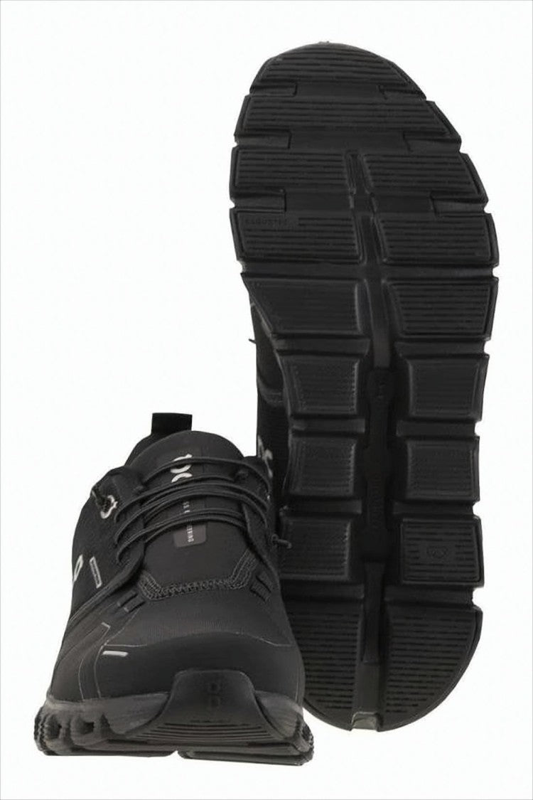 On Running Breathable Mesh Sneakers With Distinctive Segmented Sole