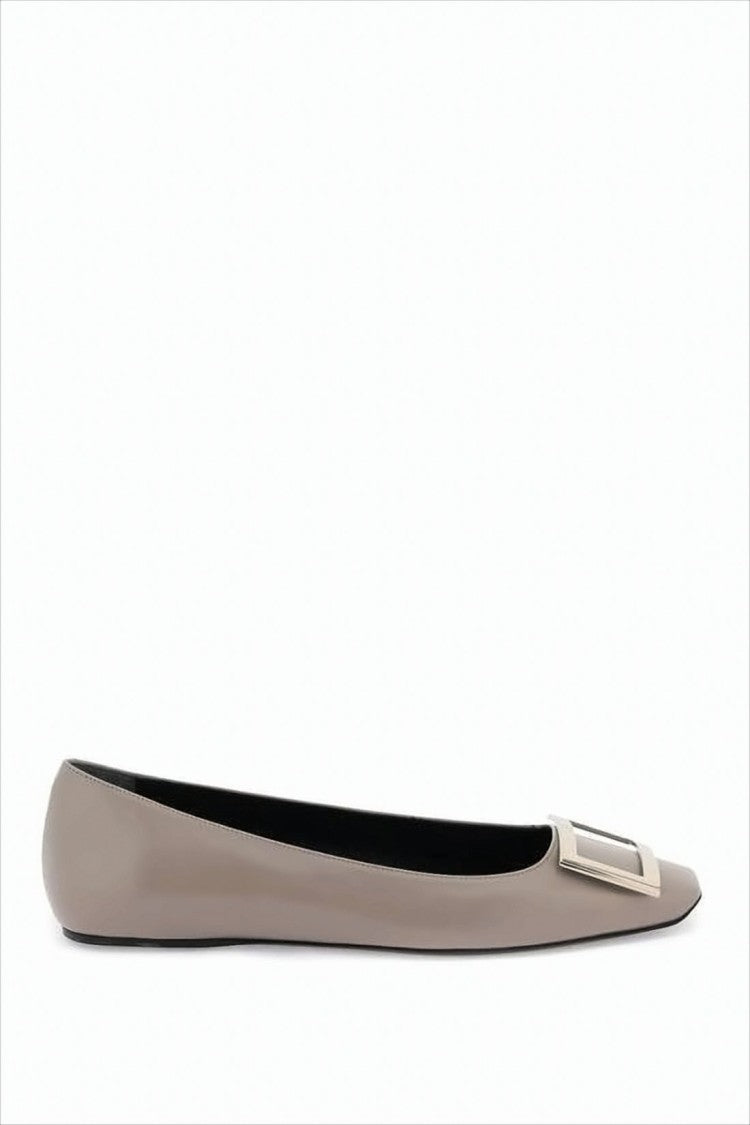 Roger Vivier Pointed Toe Flat Shoes
