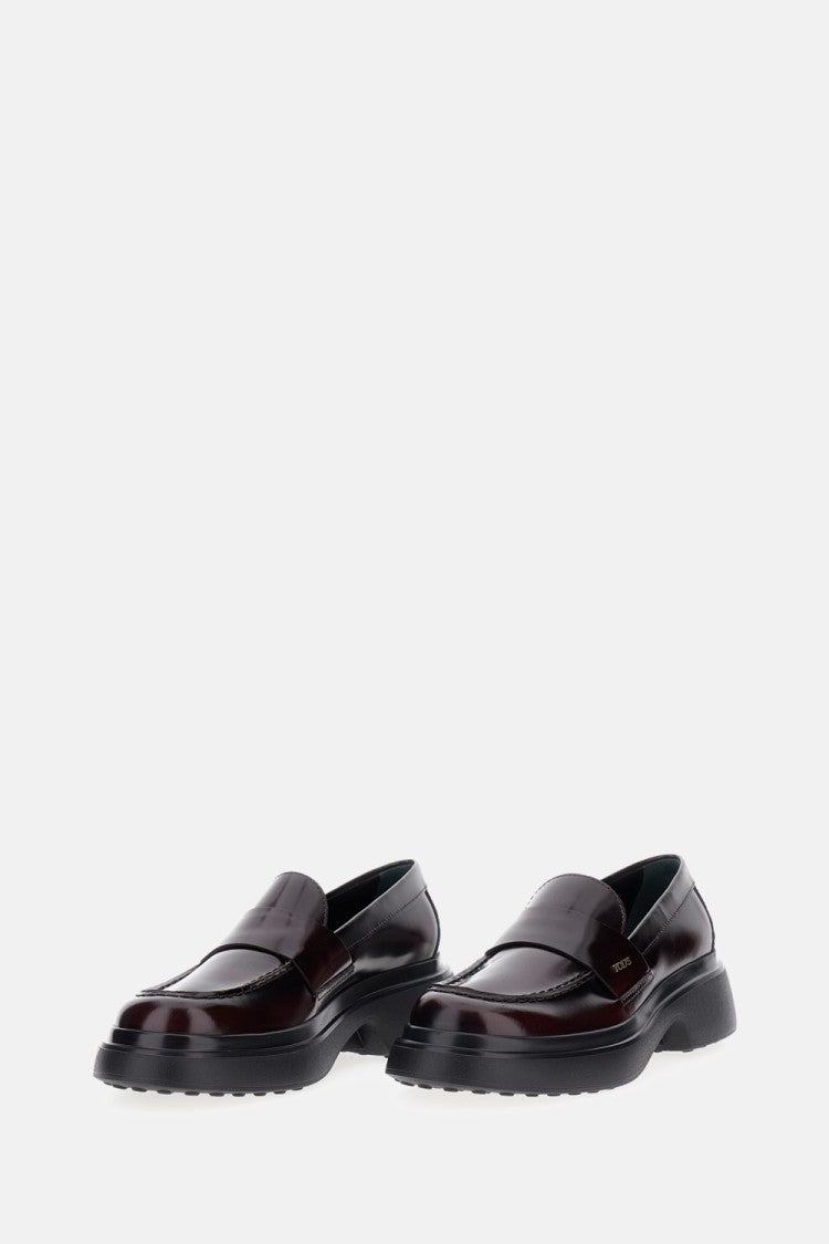 Tod's Burgundy Leather Moccasin With Logo Detail