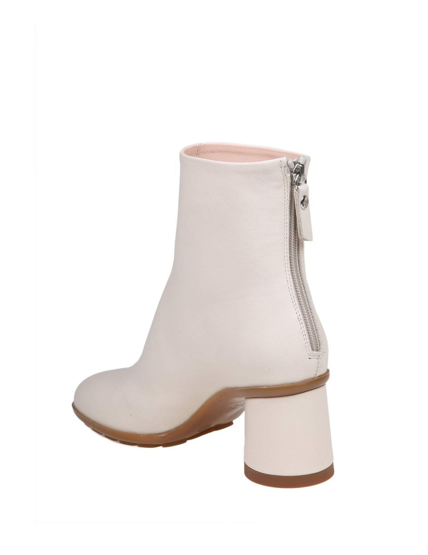 Agl Curvy Ankle Boots In Chalk Color Leather