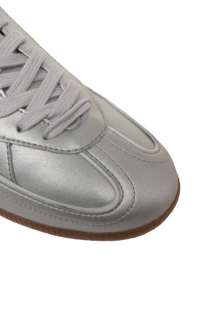 Zeta Delta' Sneakers