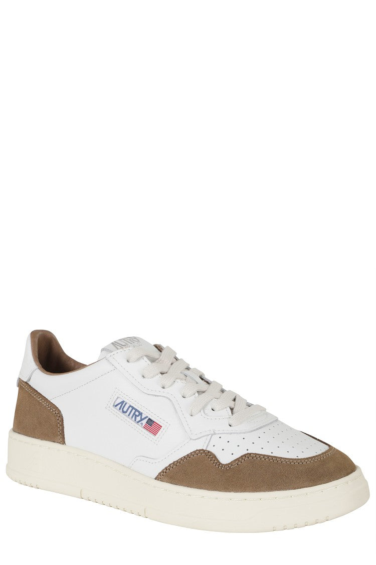 Autry White Tobacco Medalist Low Two-Tone Laces Leather Sneakers