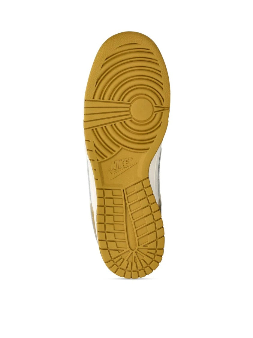 Nike Dunk Low Retro Sneakers