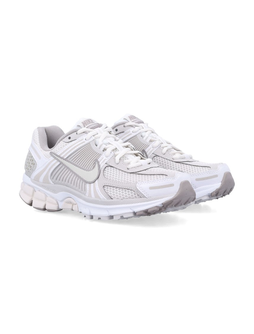 Nike Wmns Zoom Vomero 5 Sneakers