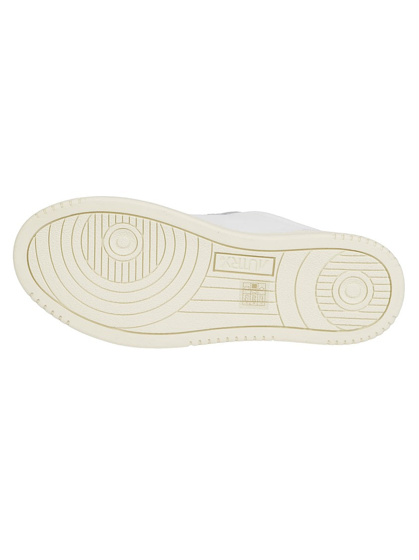 Autry Medalist Low Perforated Cow Leather Sneakers