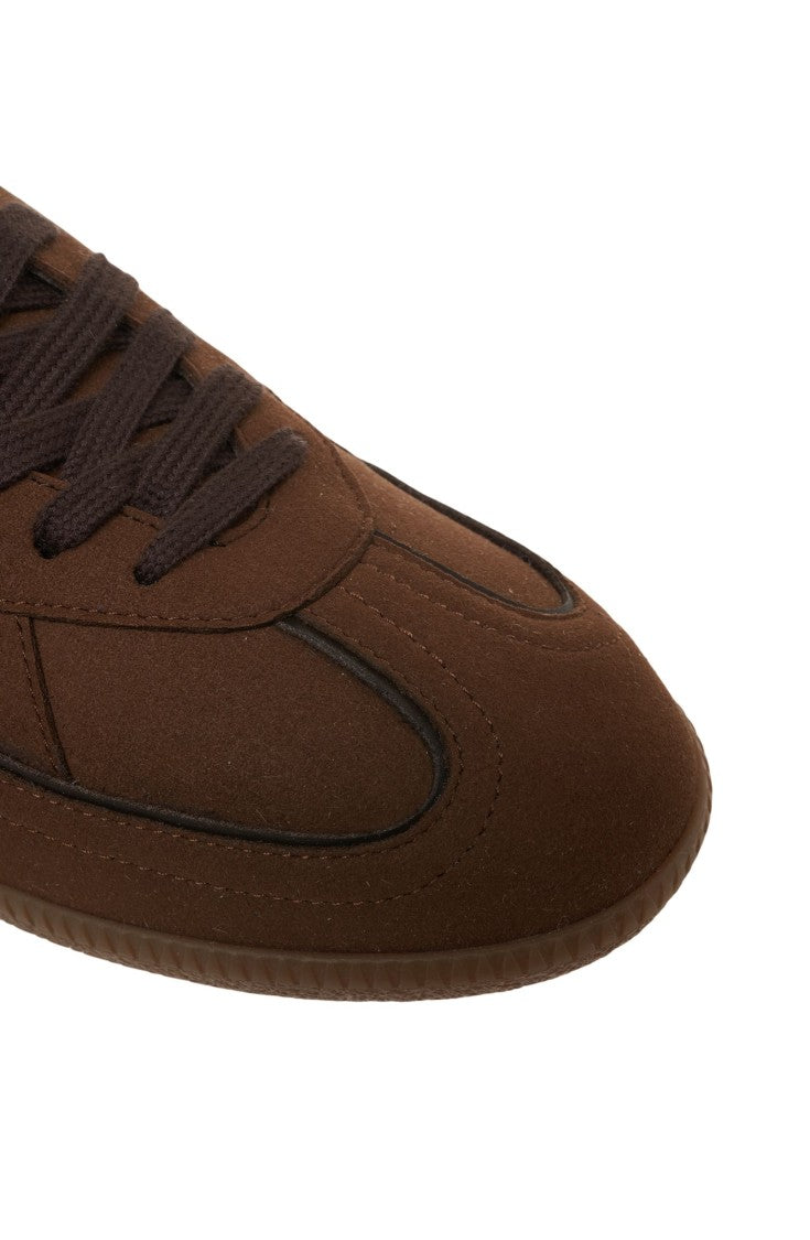 Zeta Delta' Sneakers