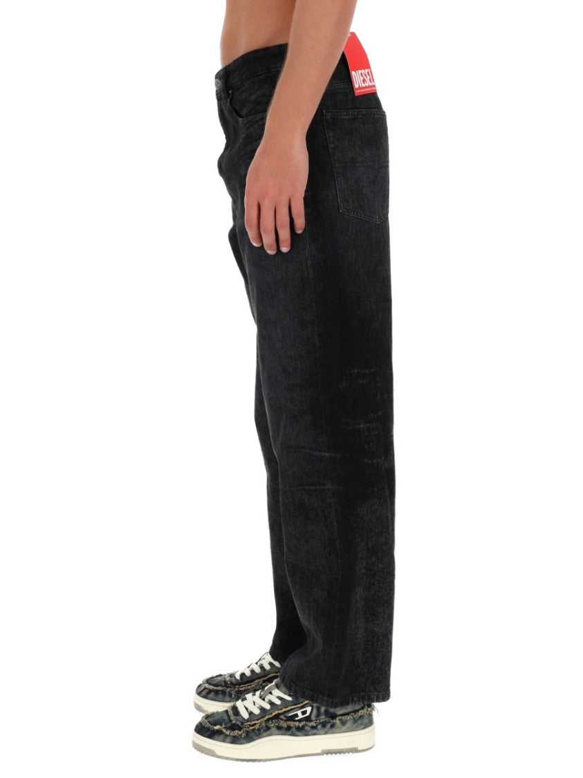 Diesel 2001 D-Macro-Fsh Wide-Leg Jeans
