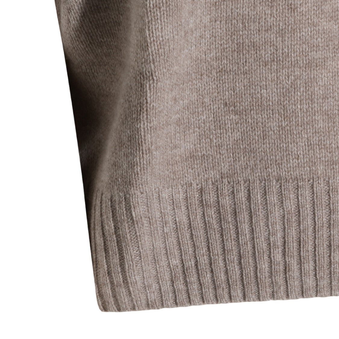 Allude Relaxed-Fit Ribbed Sweater