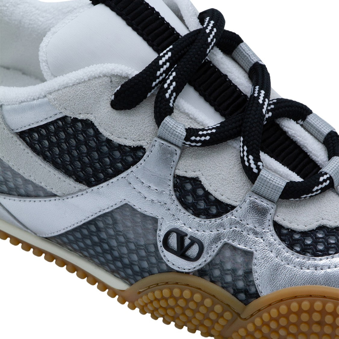 Valentino Garavani Contemporary Low-Top Sneakers With Streamlined Aesthetic