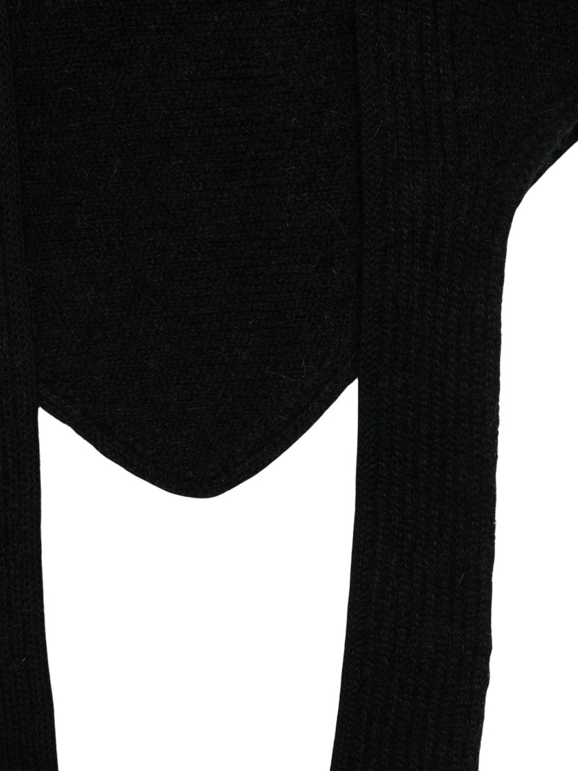 Jacquemus Ribbed Knit Triangular Scarf With Minimalist Design