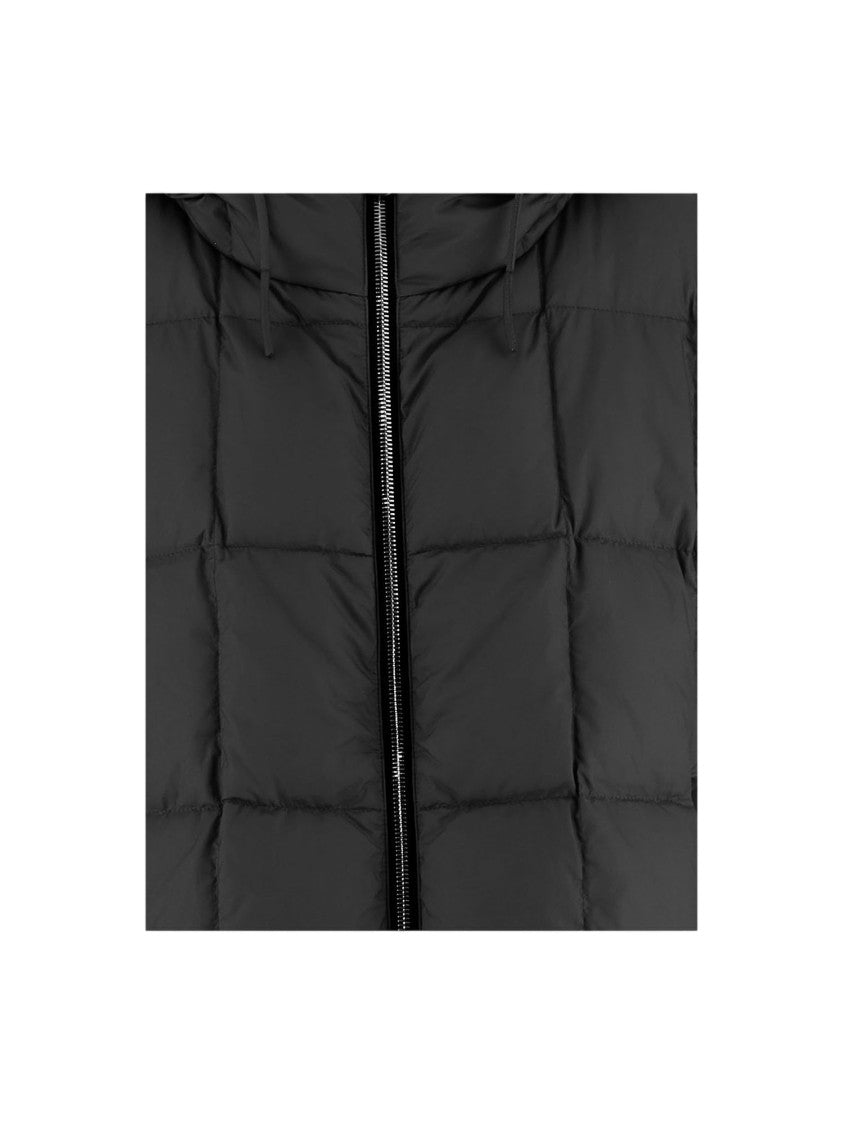 Ienki Ienki Oversized Black Sleeveless Down Jacket With Quilted Design