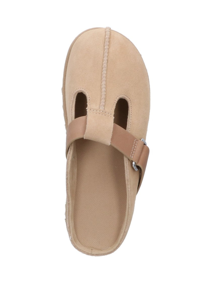 Ugg Smooth Beige Flats With Rounded Toe Design