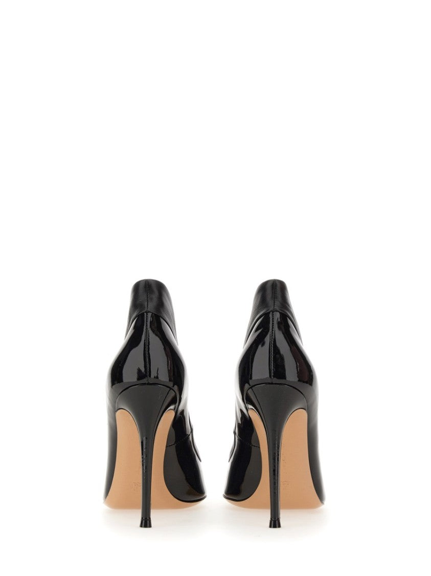 Gianvito Rossi Dècolleté Tuxedo With Glossy Leather Finish