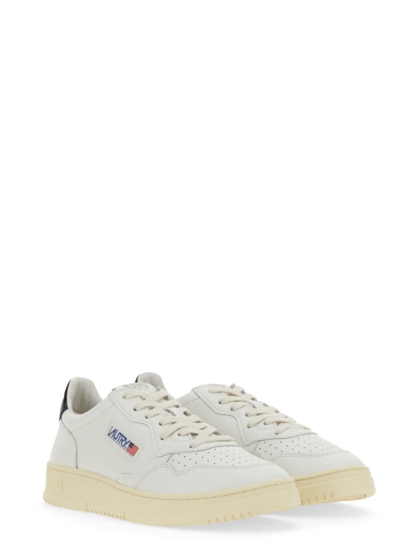 Autry Medalist Low White Cow Leather Sneakers