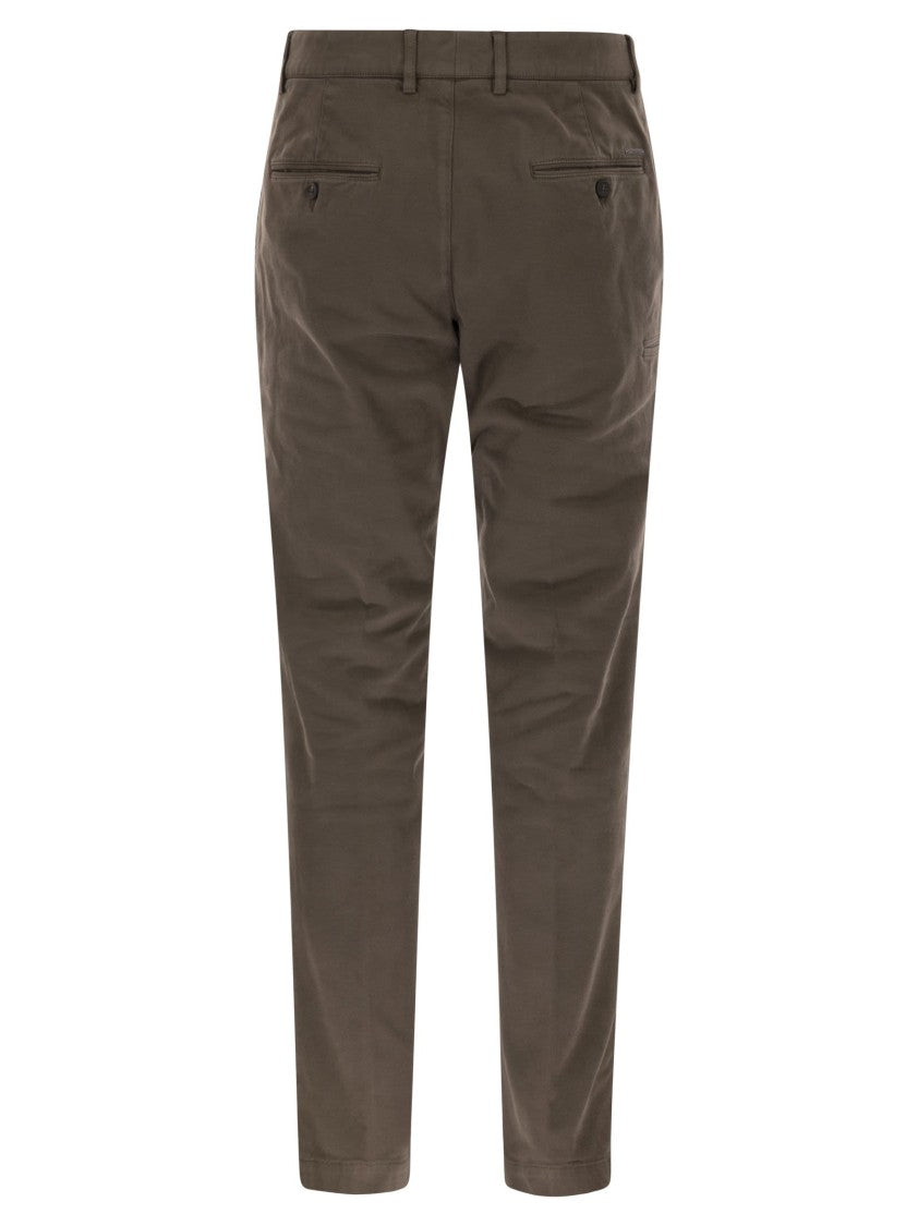 Peserico Chino Trousers In Stretch Cotton Gabardine