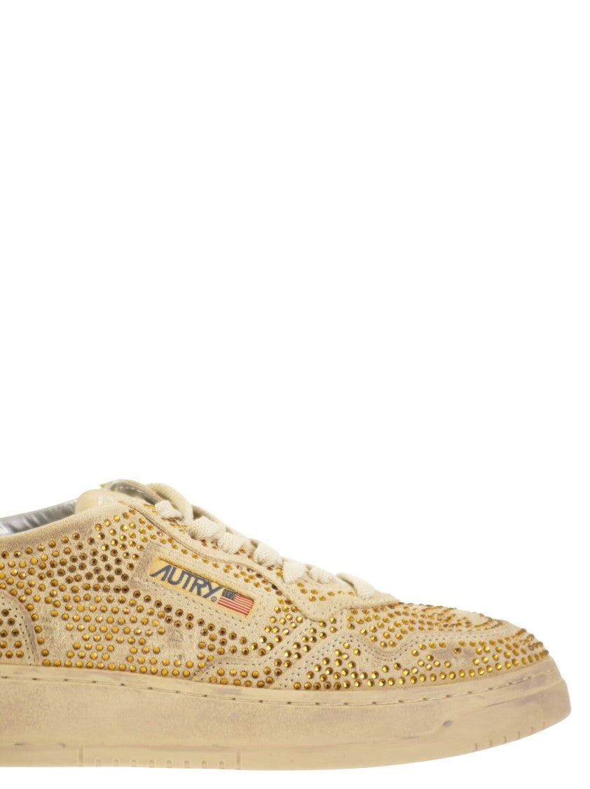 Autry Medalist Low - Suede Trainers With Rhinestones