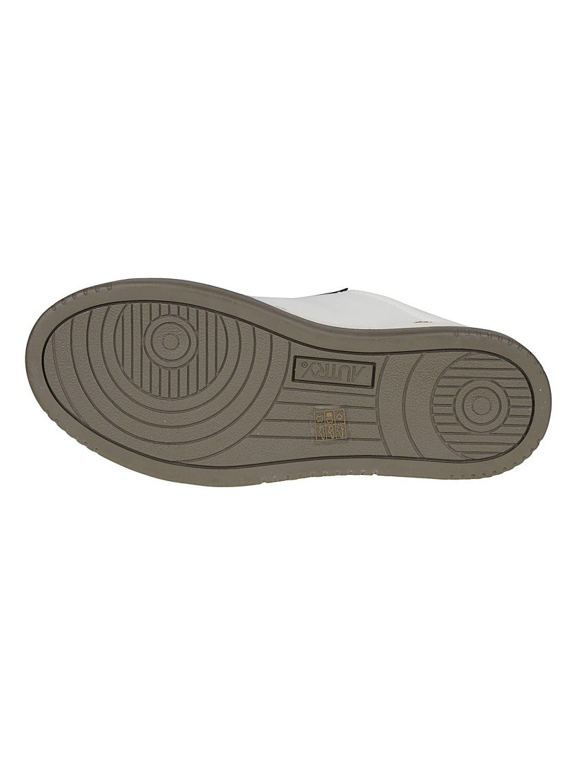 Autry Medalist Low Perforated Cow Leather Sneakers