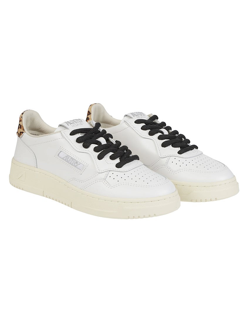 Autry Medalist Low Perforated Cow Leather Sneakers