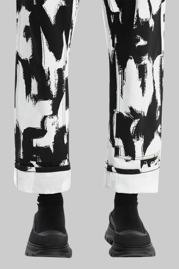 Alexander Mcqueen Graffiti Knit Tread Slick Boot In Black/White
