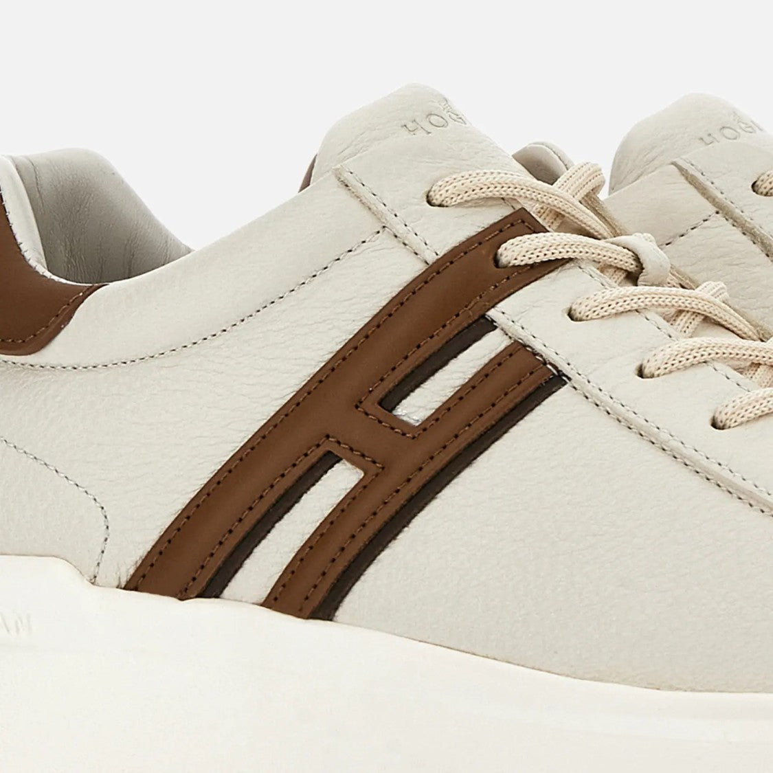 Hogan H580 Allacciato H Profilo Sneakers In White Cuoio