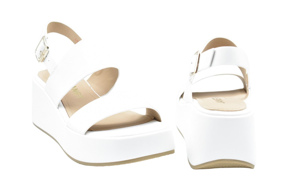 Janet & Janet White Laced Comfort Elegance Low Shoes