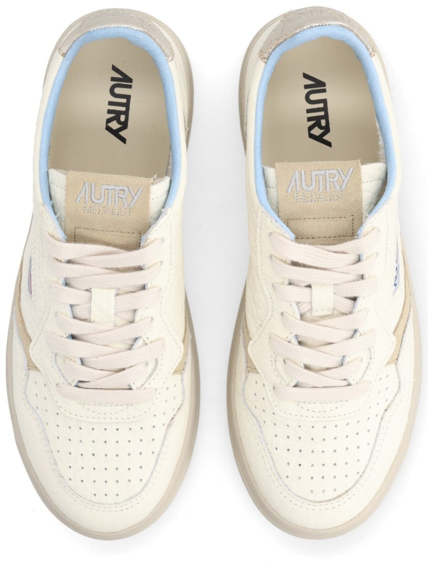 Autry Medalist Low Metallic Accents Sneakers