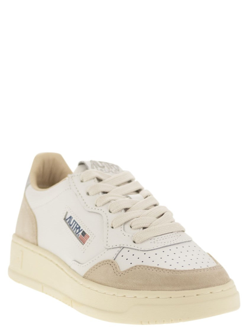 Autry Medalist Low - Leather Sneakers