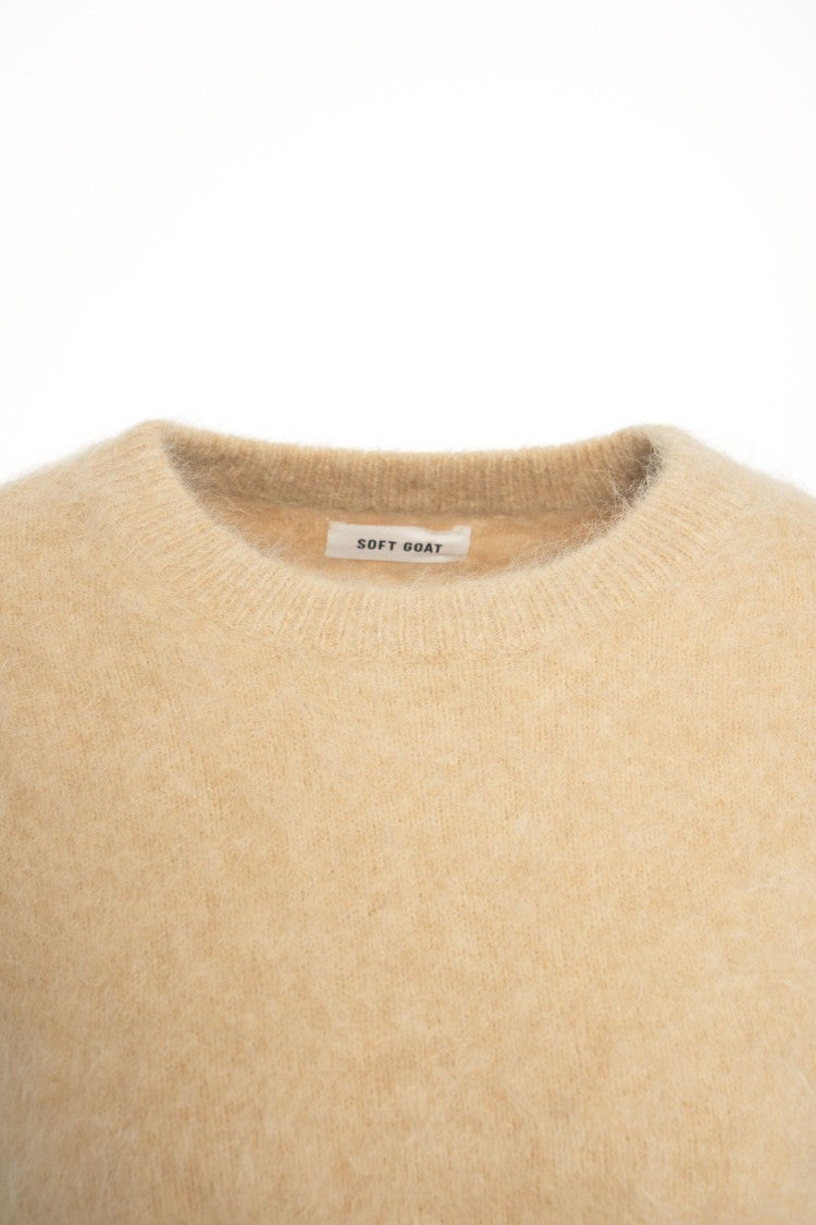 Soft Goat Brushed Cashmere Sweater With Classic Round Neckline