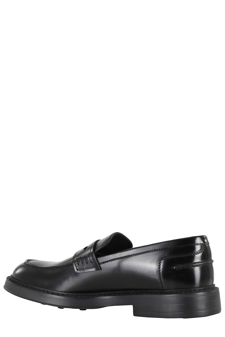 Doucal's Penny Moccasin With Tone-On-Tone Topstitching