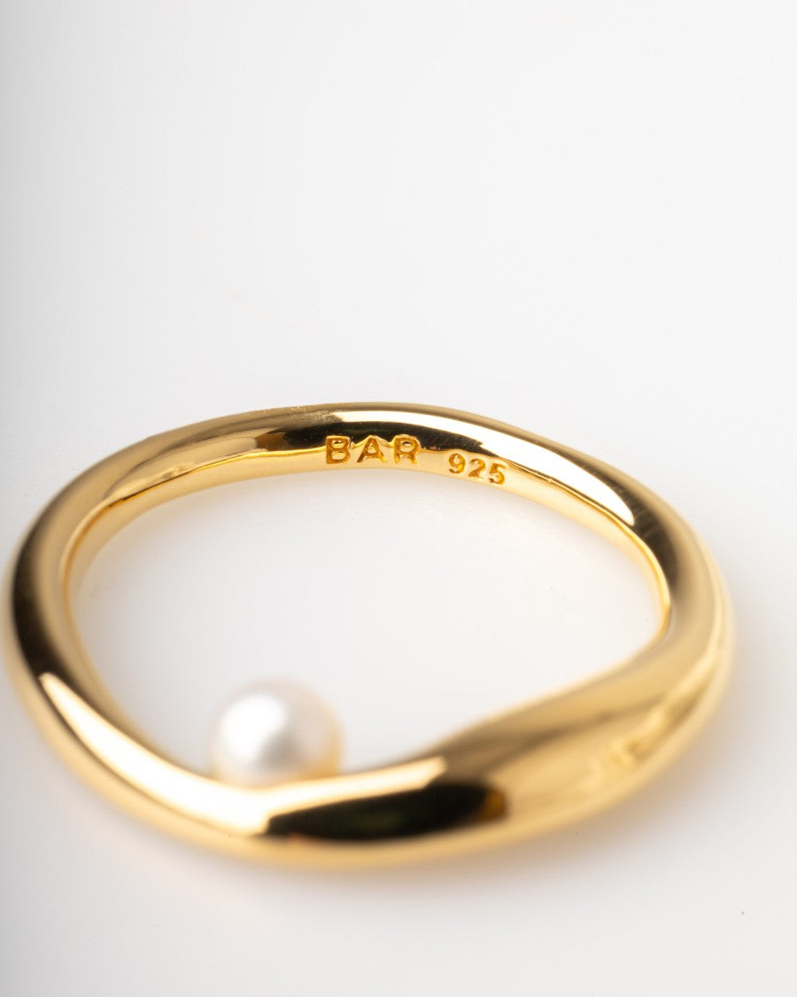 Bar Jewellery Attraverso Ring – Gold-Plated Silver & Freshwater Pearls