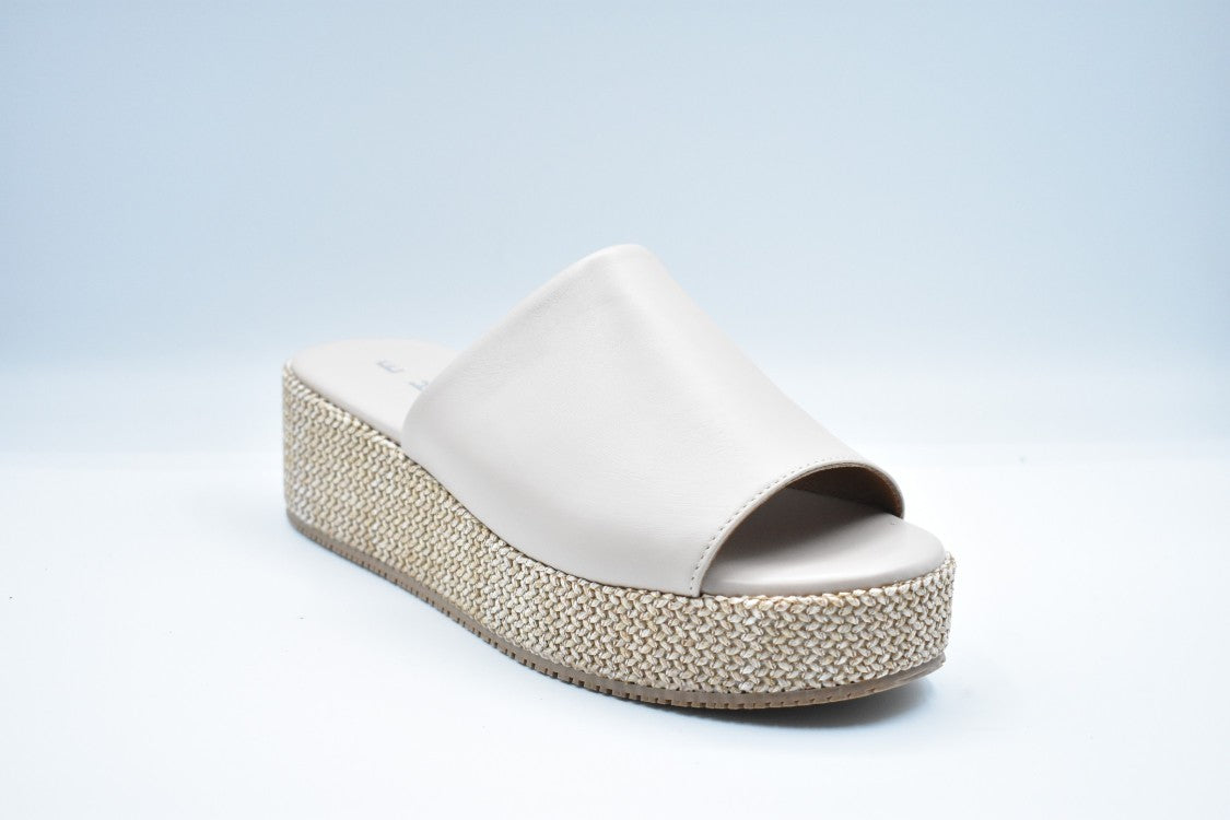 Ehm Laced Low-Cut Platform Sandals In Nude