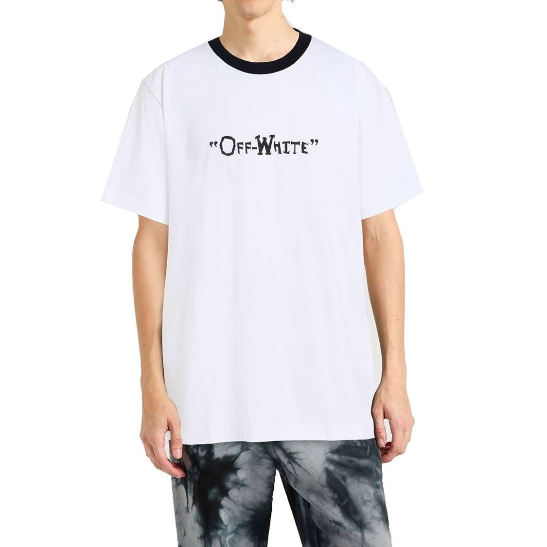 Off-White Contrasting Collar Logo T-Shirt In Soft Cotton