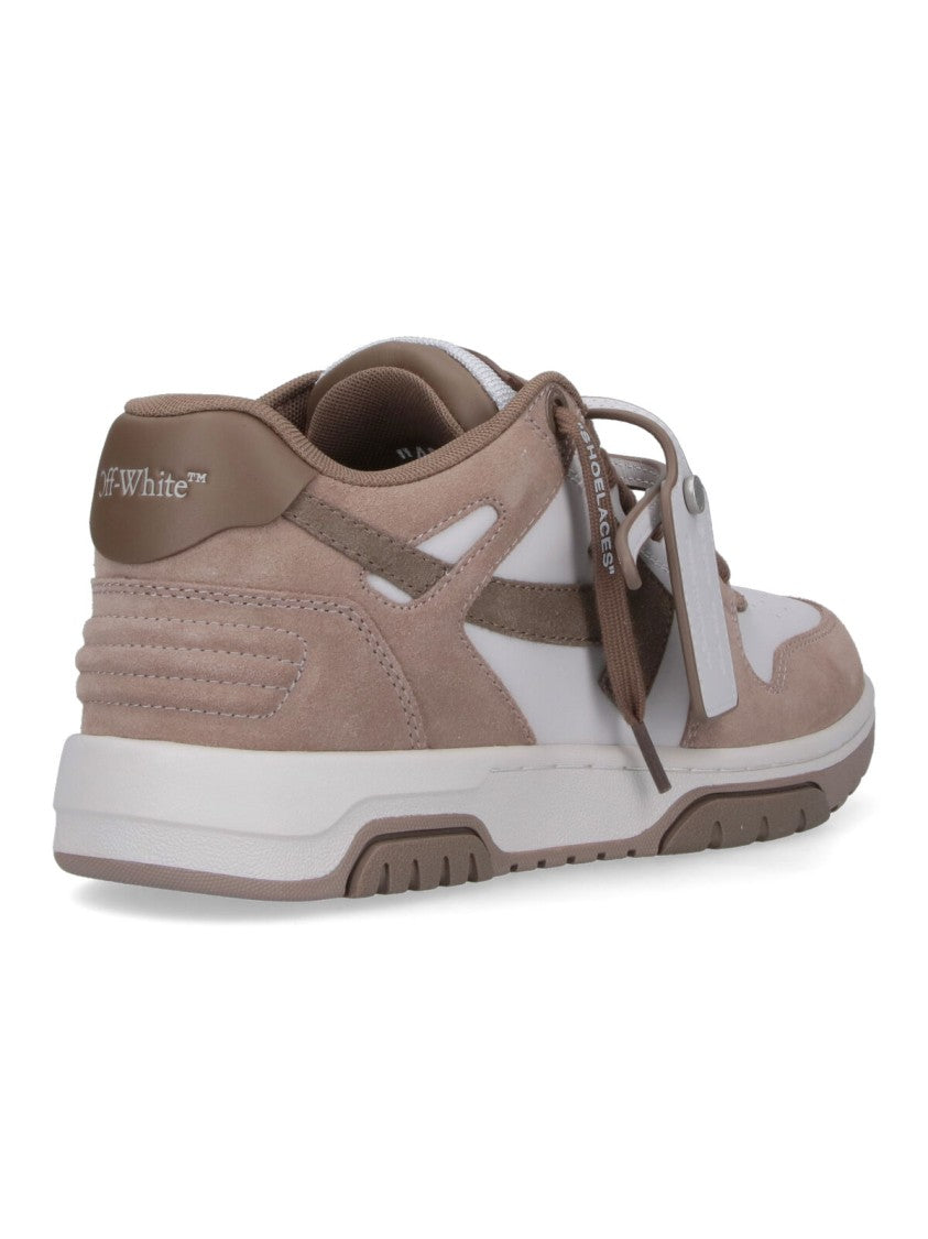 Off-White Rounded Toe Low-Top Sneakers With Iconic Arrow Logo