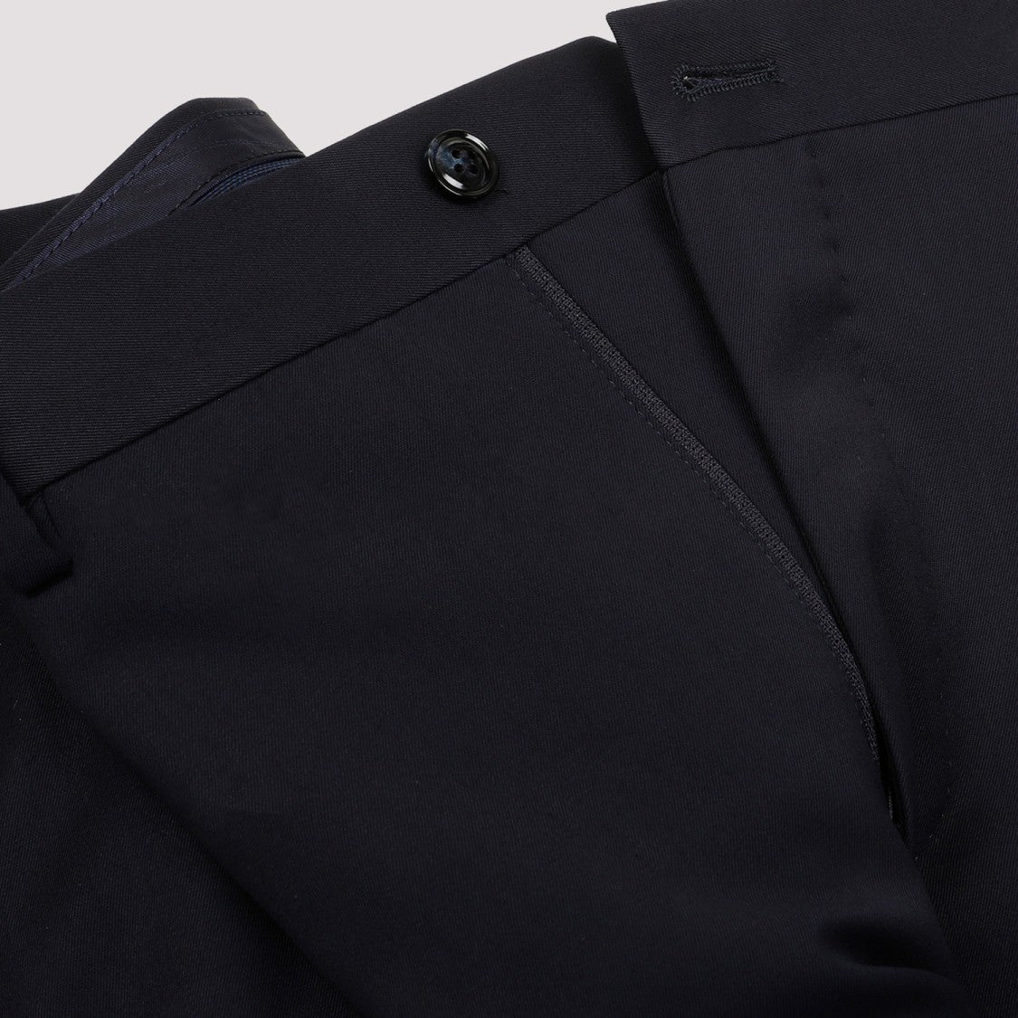 Giorgio Armani Dark Navy-Blue Virgin Wool Suit