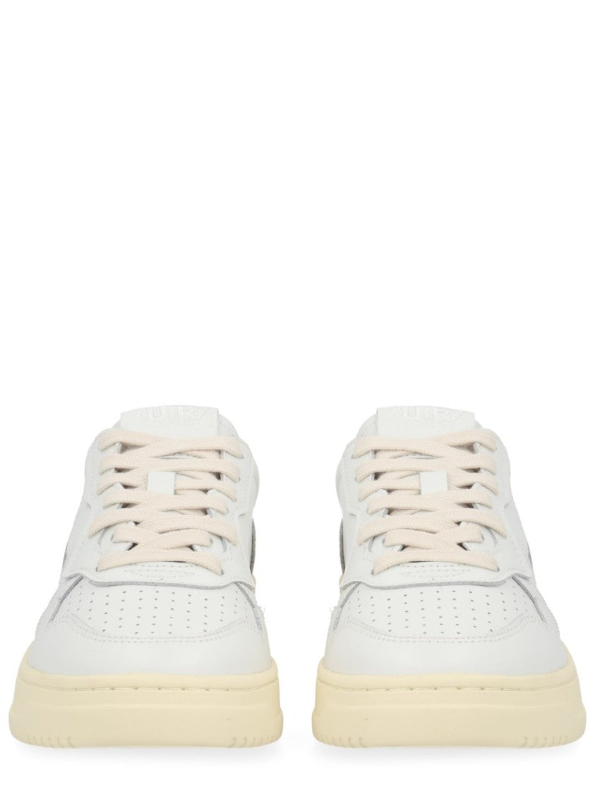 Autry Medalist Low Leather Heel Tab Sneakers