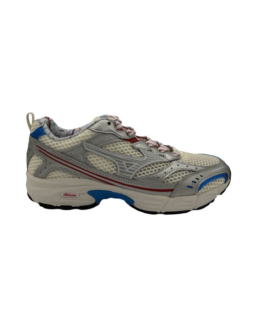 Mizuno Breathable Mesh Athletic Sneakers With Structured Design