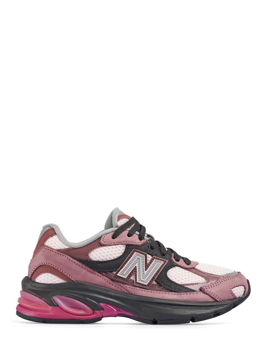 New Balance Layered Design Sneakers With Gradient Accents