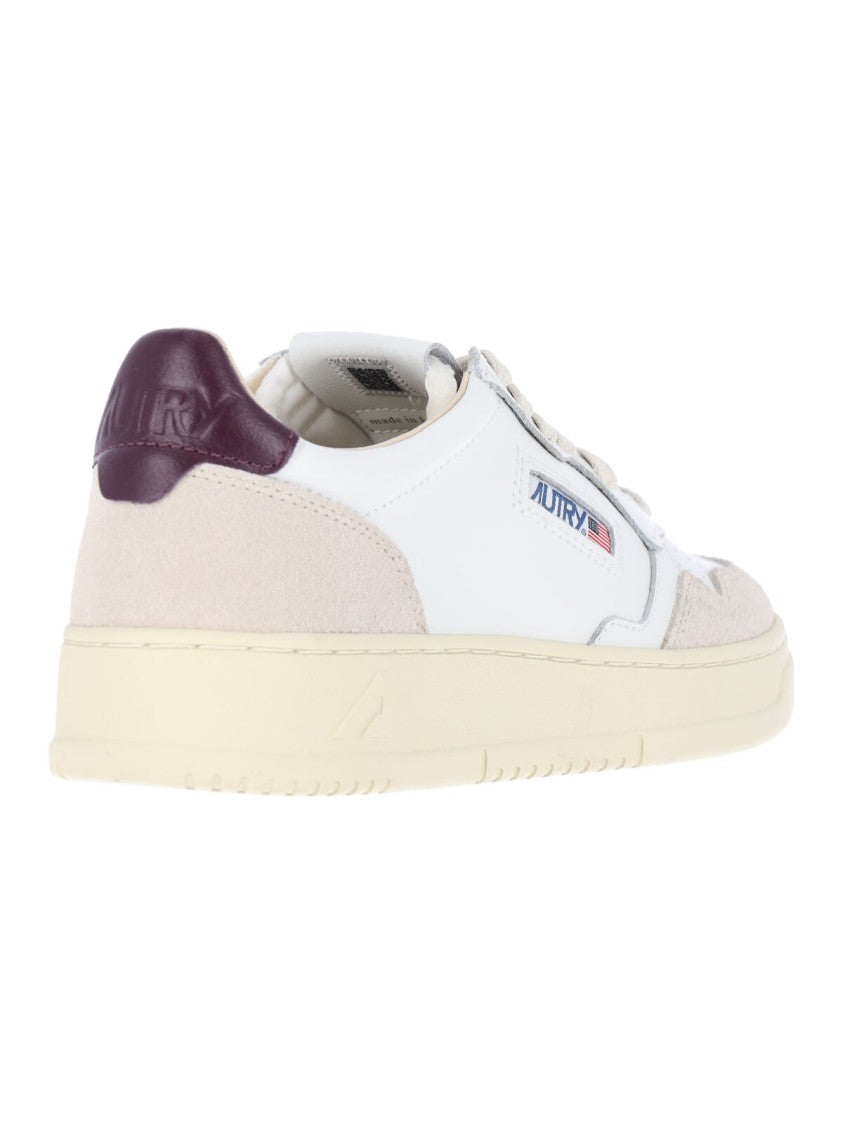 Autry Rounded Toe Low-Top Sneakers With Multicolor Logo
