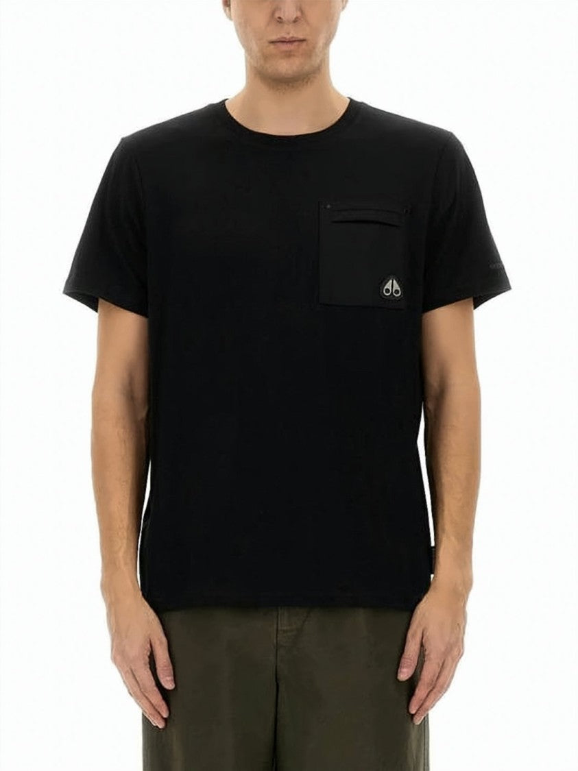 Moose Knuckles Black Cotton T-Shirt With Subtle Logo Detail