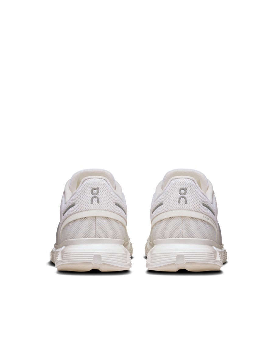 On Cloud 6 Sneakers In White/White Dna
