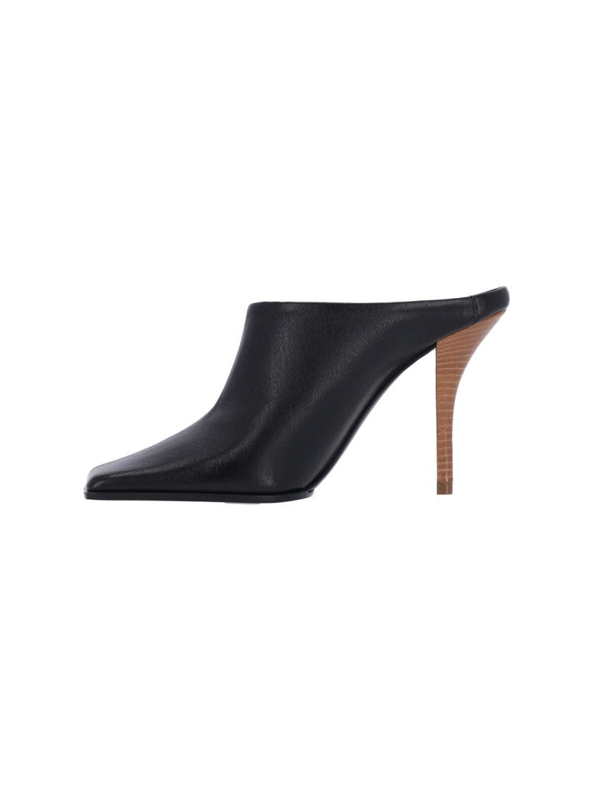 Alaïa Black Soft Square Toe Leather Pumps