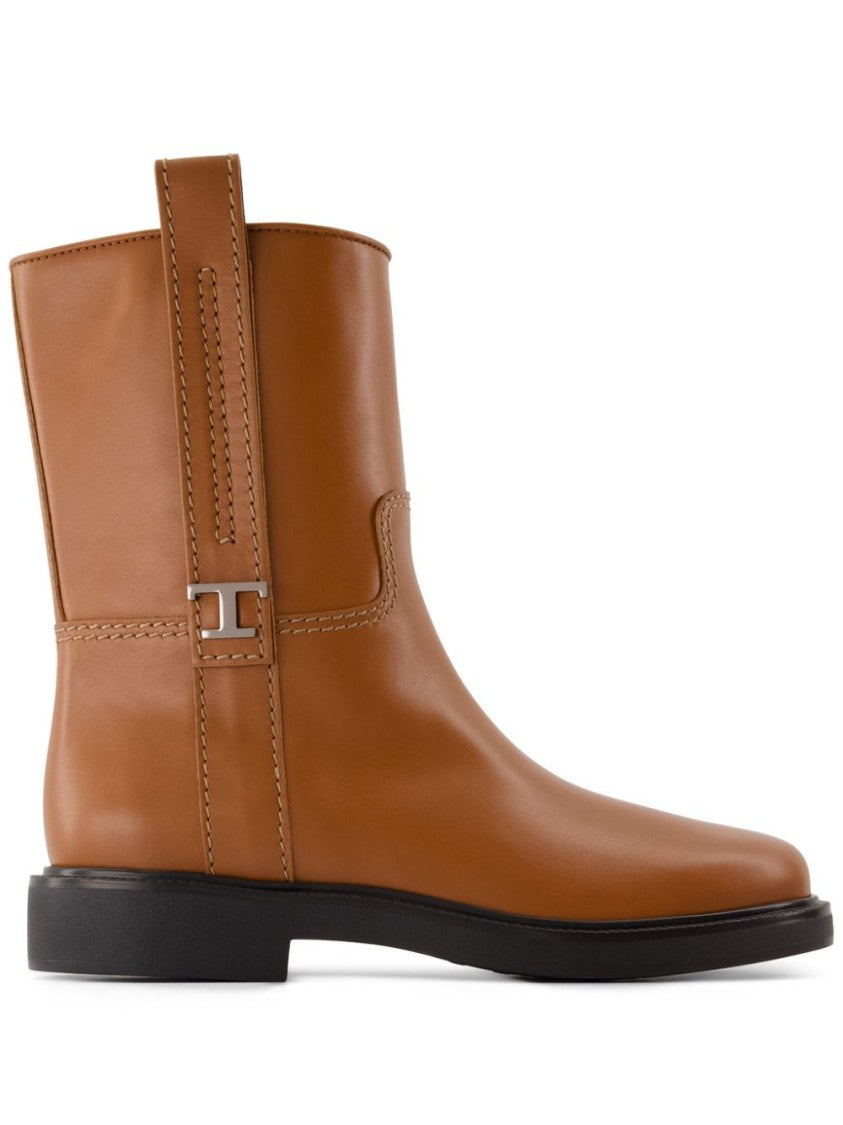 Tod's Polished Brown Ankle Boots With Leather Detailing