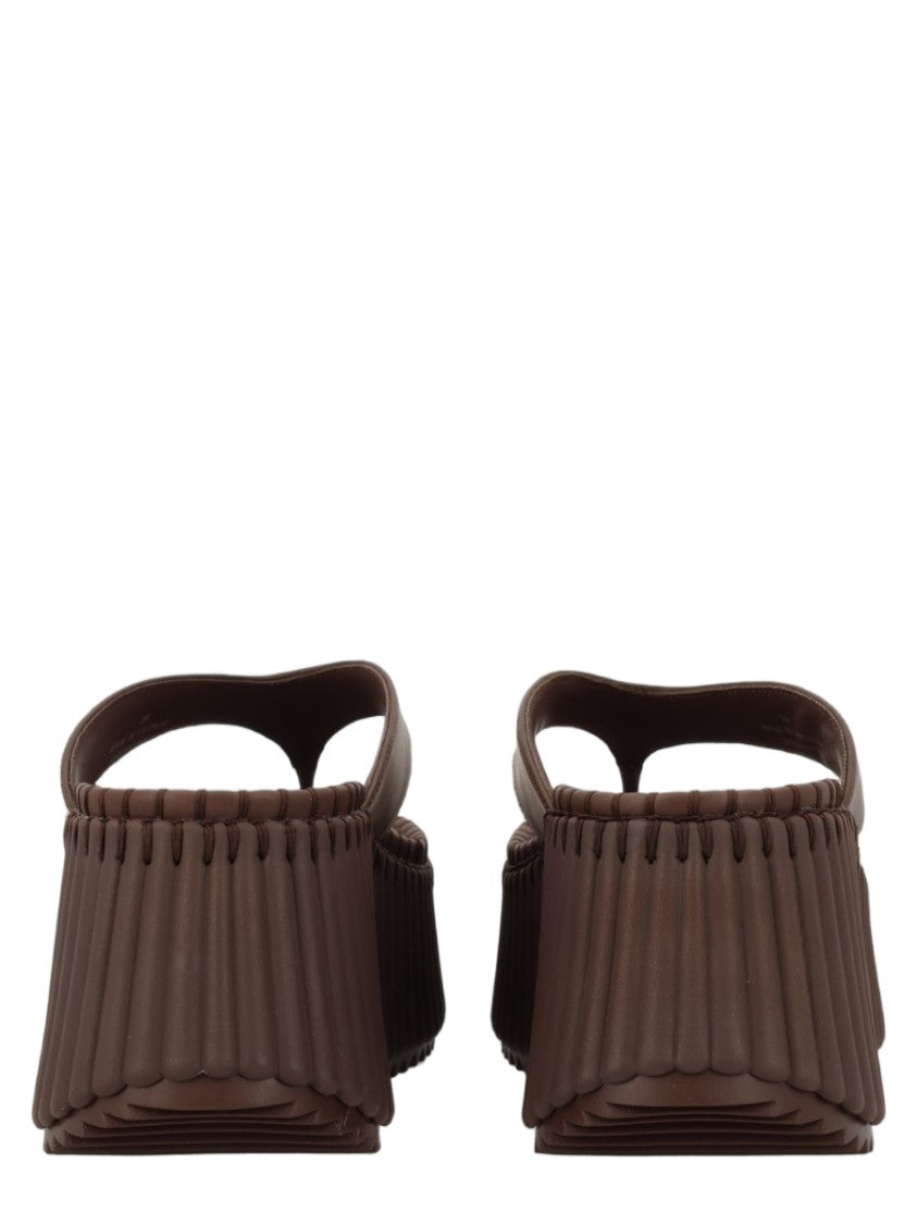 Chloé Brown Leather Platform Sandals With Ribbed Sole