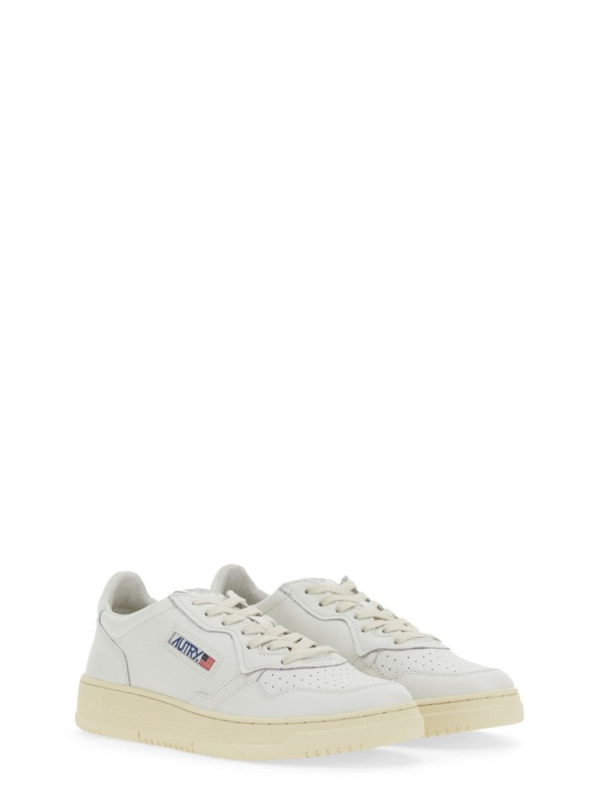 Autry Medalist Low Leather Sneakers