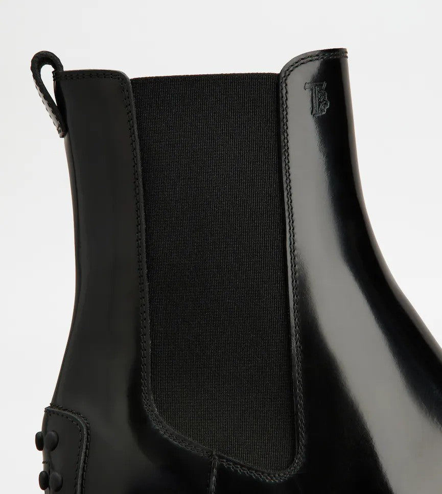 Tod's Elegant Calfskin Ankle Boots With Rubber Sole