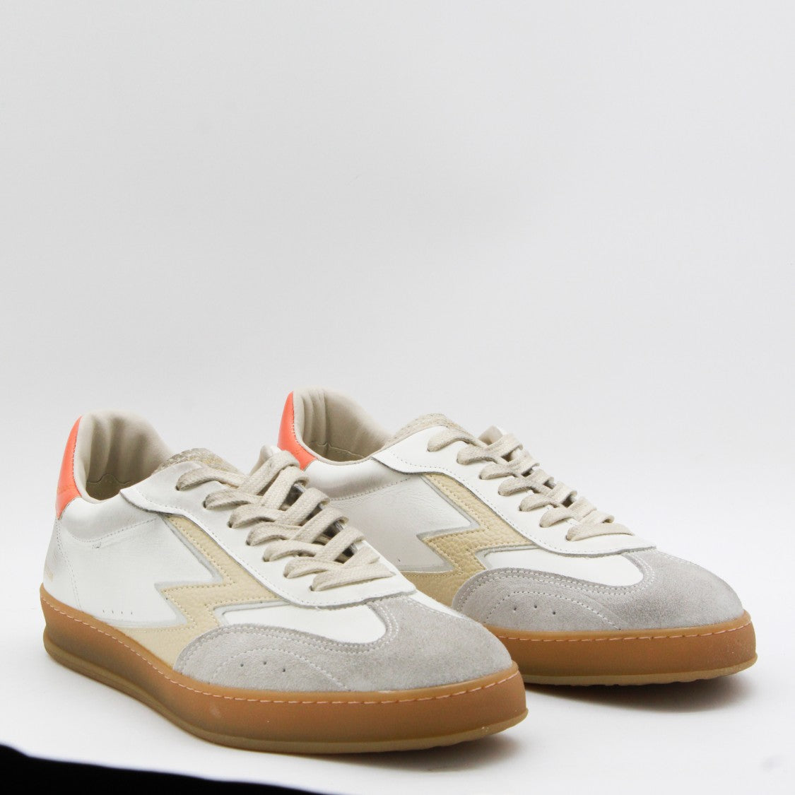Moaconcept Low-Top White Leather Sneakers