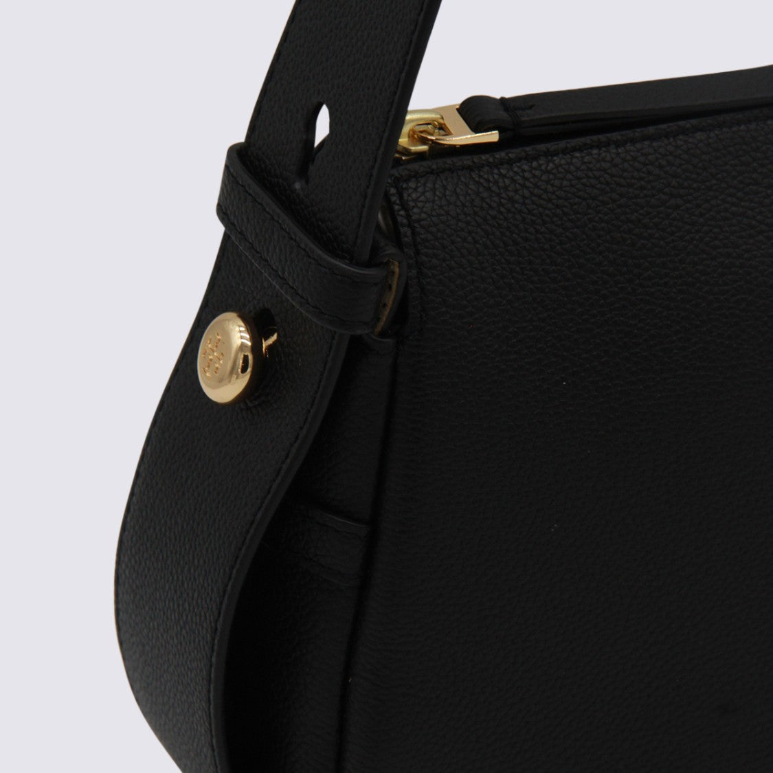 Tory Burch Smooth Textured Black Shoulder Bag With Fine Detailing
