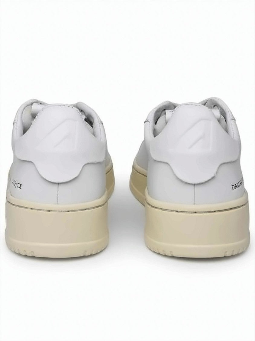 Autry Minimalist Low-Top Sneakers With Smooth Leather Uppers
