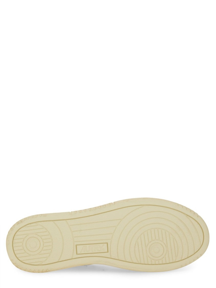 Autry Medalist Low Super Vintage Sneakers