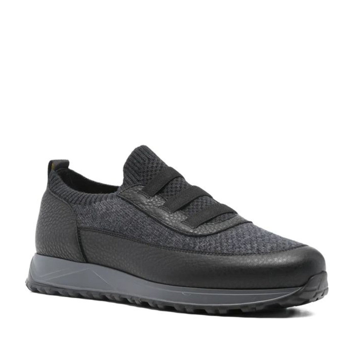 Doucal's Black Low-Profile Textured Leather Sneakers